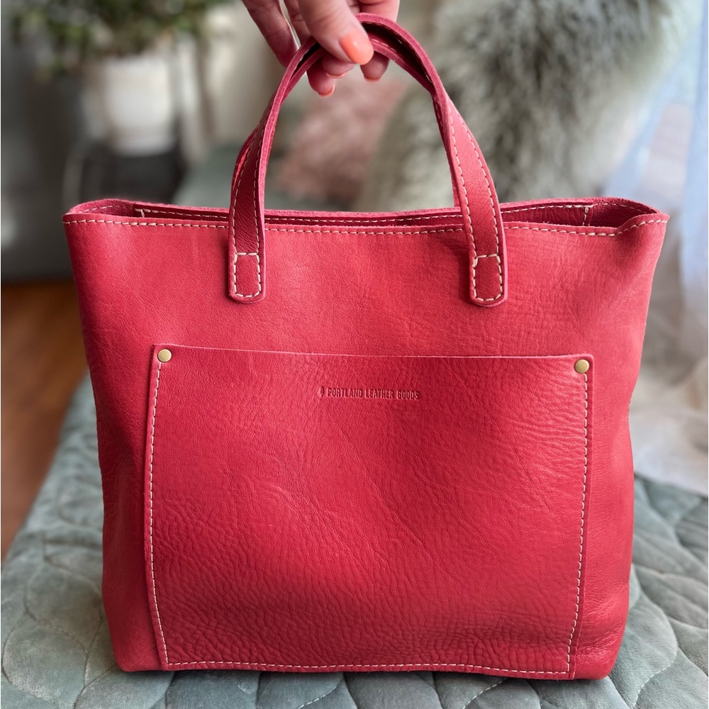 Portland Leather Crossbody Medium Zipped Sugar